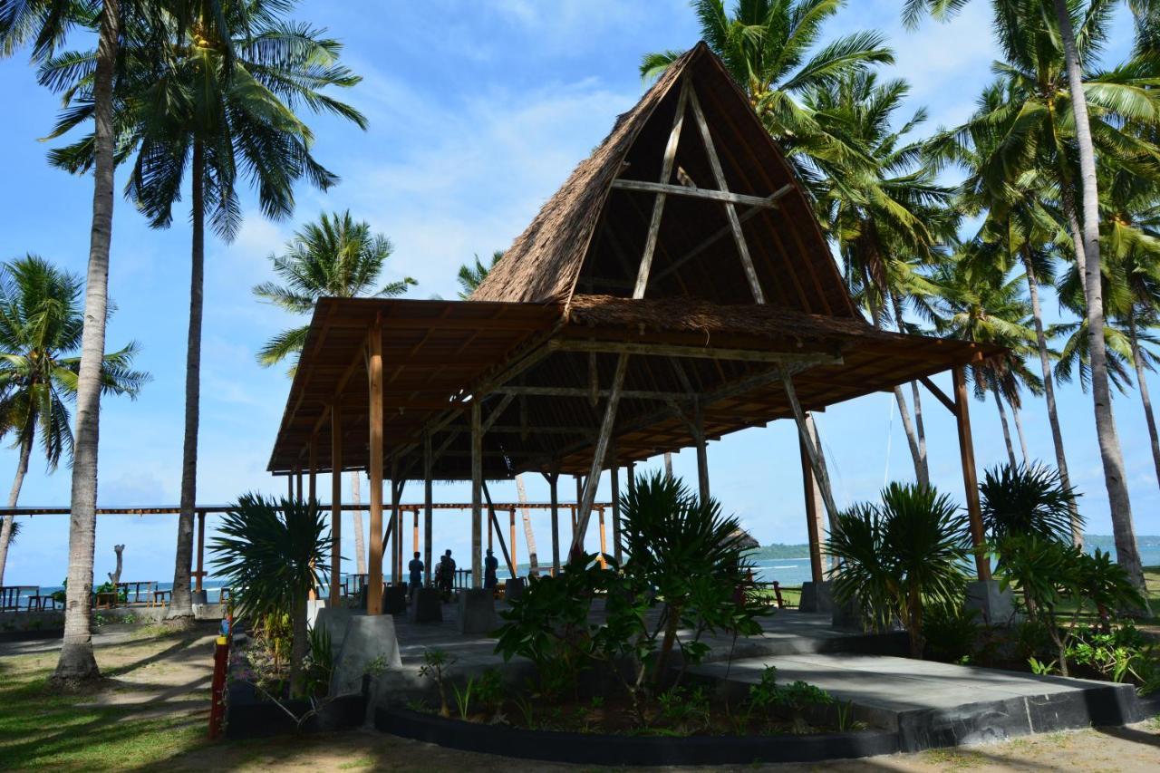 Sunari Beach Resort Selayar Matalalang Extérieur photo