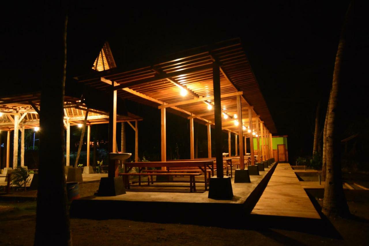 Sunari Beach Resort Selayar Matalalang Extérieur photo