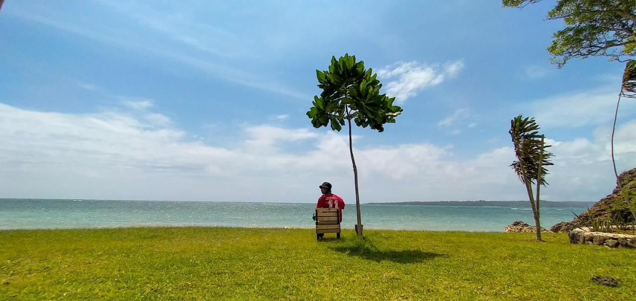 Sunari Beach Resort Selayar Matalalang Extérieur photo