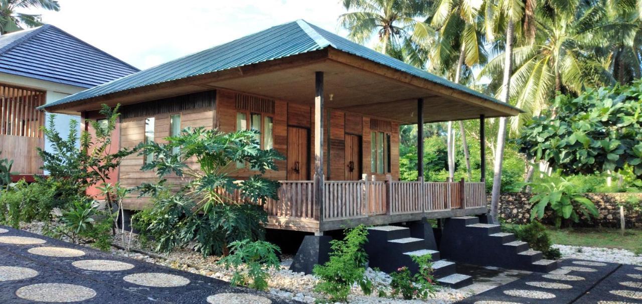 Sunari Beach Resort Selayar Matalalang Extérieur photo