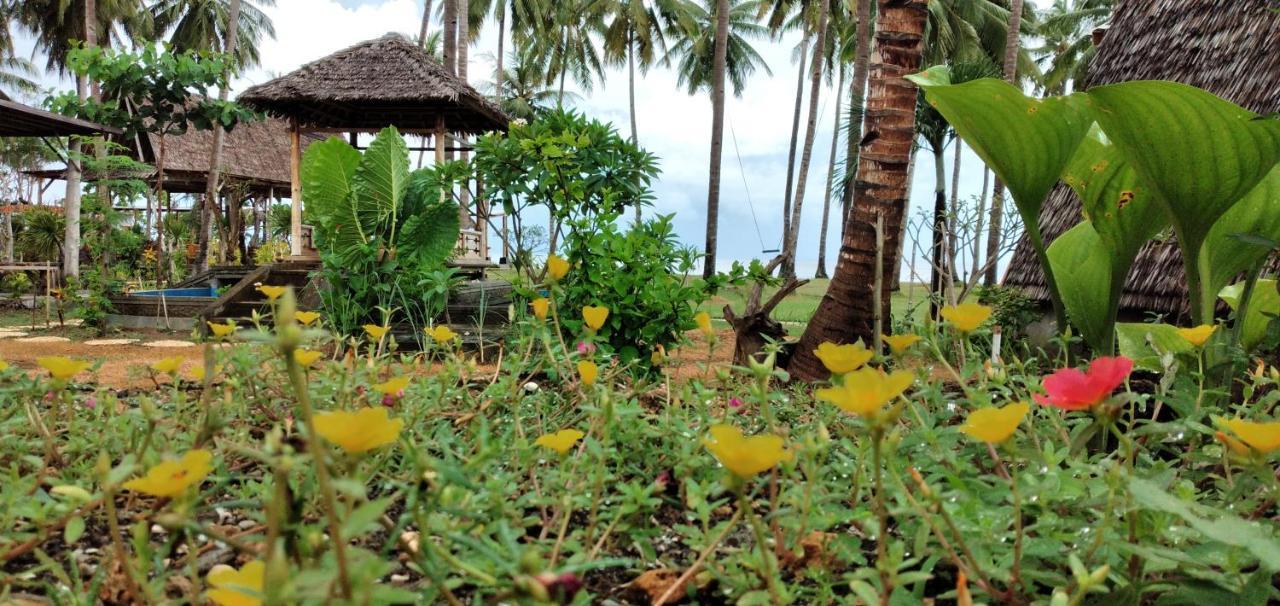 Sunari Beach Resort Selayar Matalalang Extérieur photo